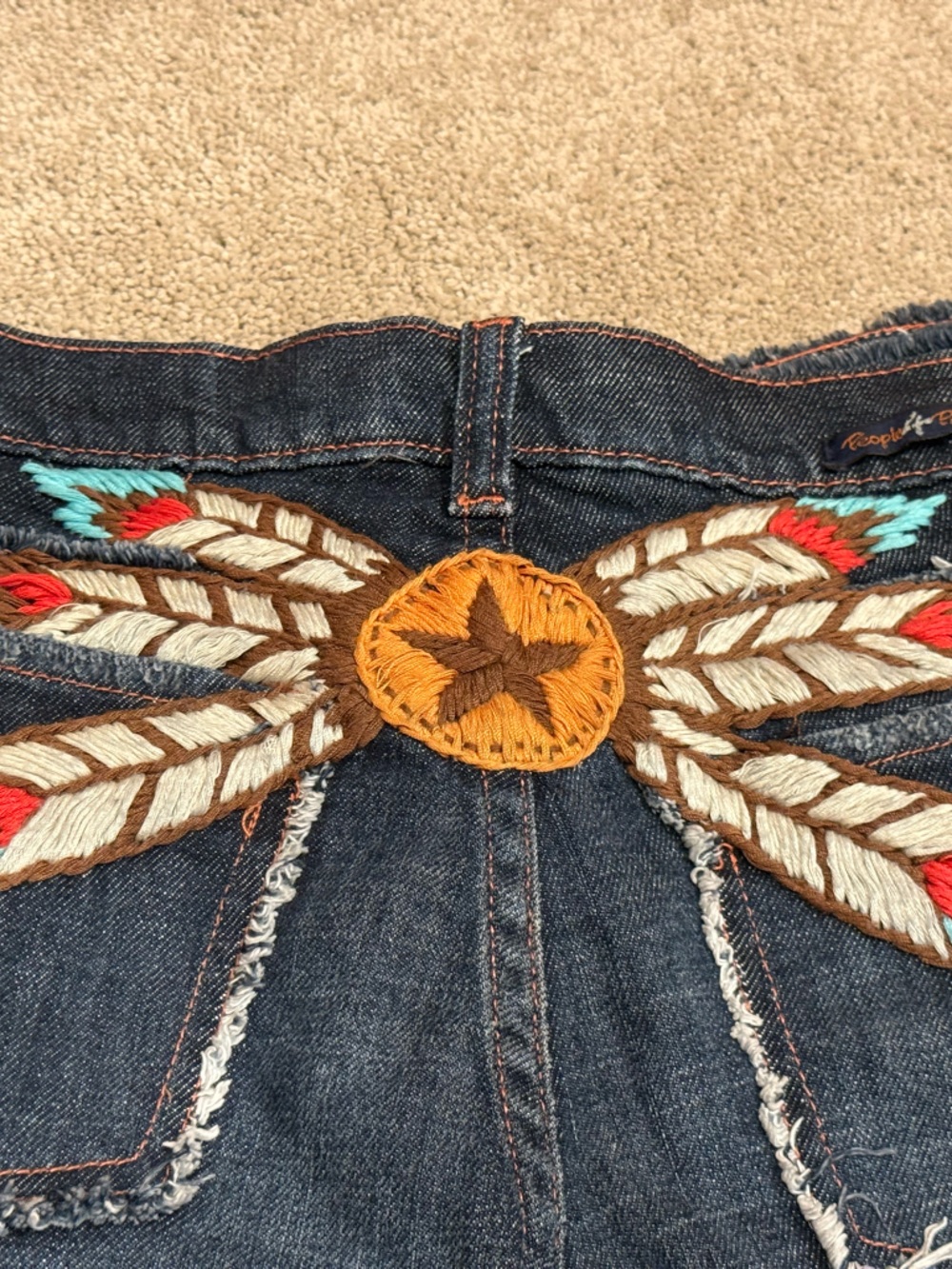 Rock & Republic Dark Blue Jeans with Multicolor Feather Embroidery